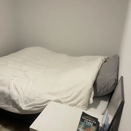 1 Bedroom With Seaview 5 Minute Walk To Centre!