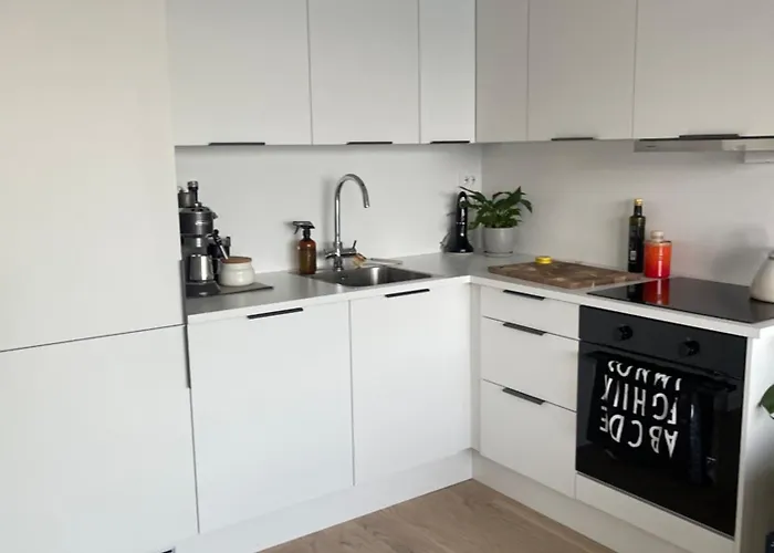 1 Bedroom With Seaview 5 Minute Walk To Centre! Apartamento